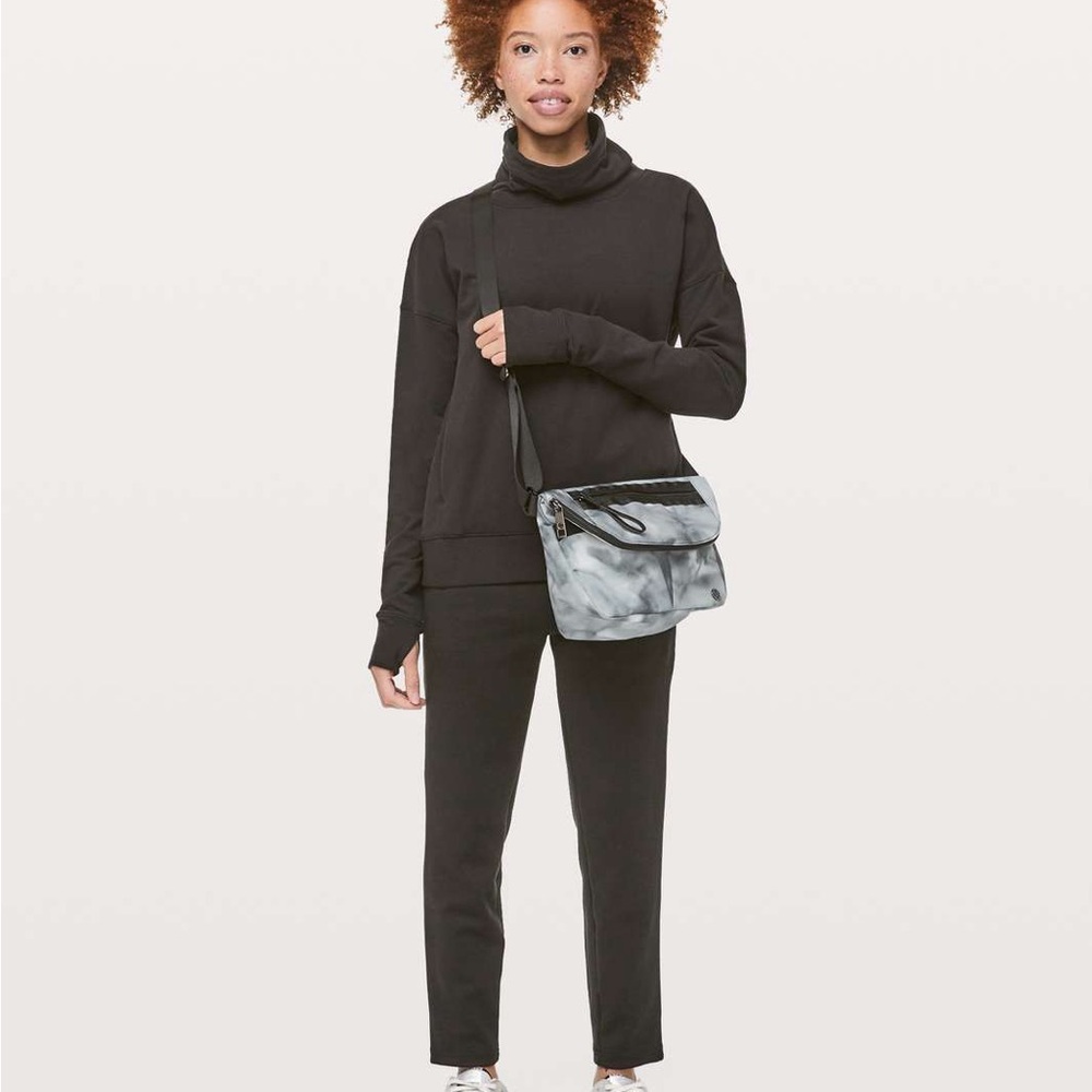 Lululemon Festival Bag II *5L
Spray Dye Grey Multi / Black - Picture 4 of 6